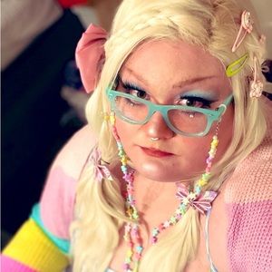 Meet your Posher, Cary